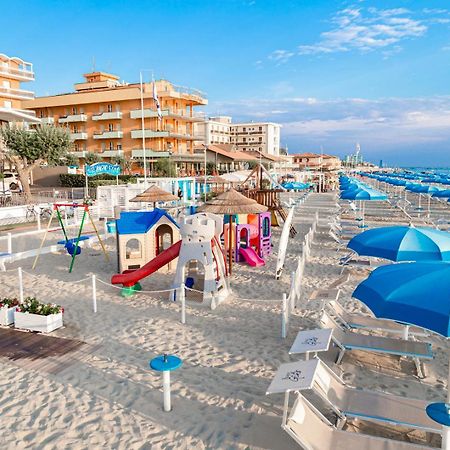 Hotel Cola Frontemare Bellaria-Igea Marina Eksteriør billede