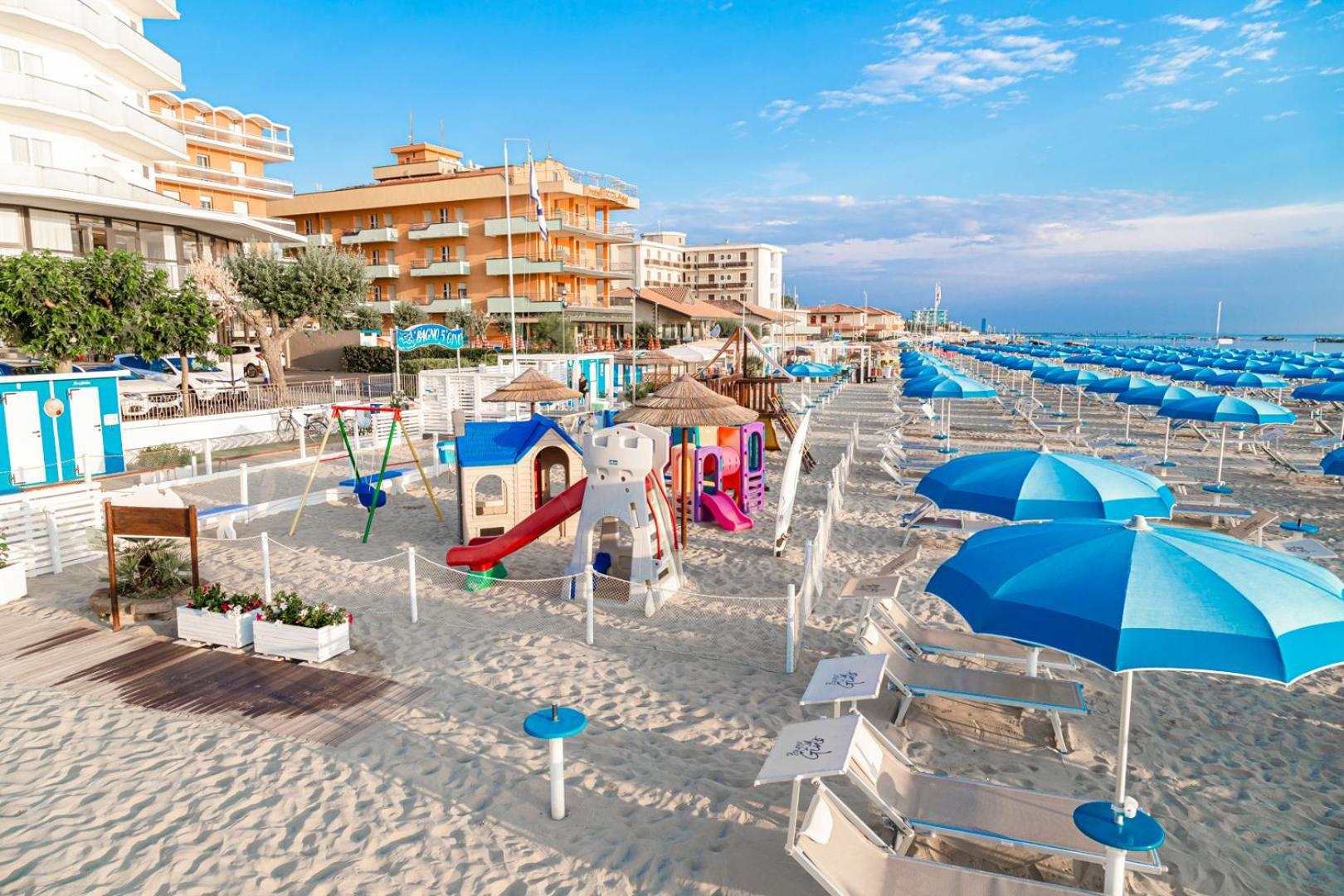 Hotel Cola Frontemare Bellaria-Igea Marina Eksteriør billede