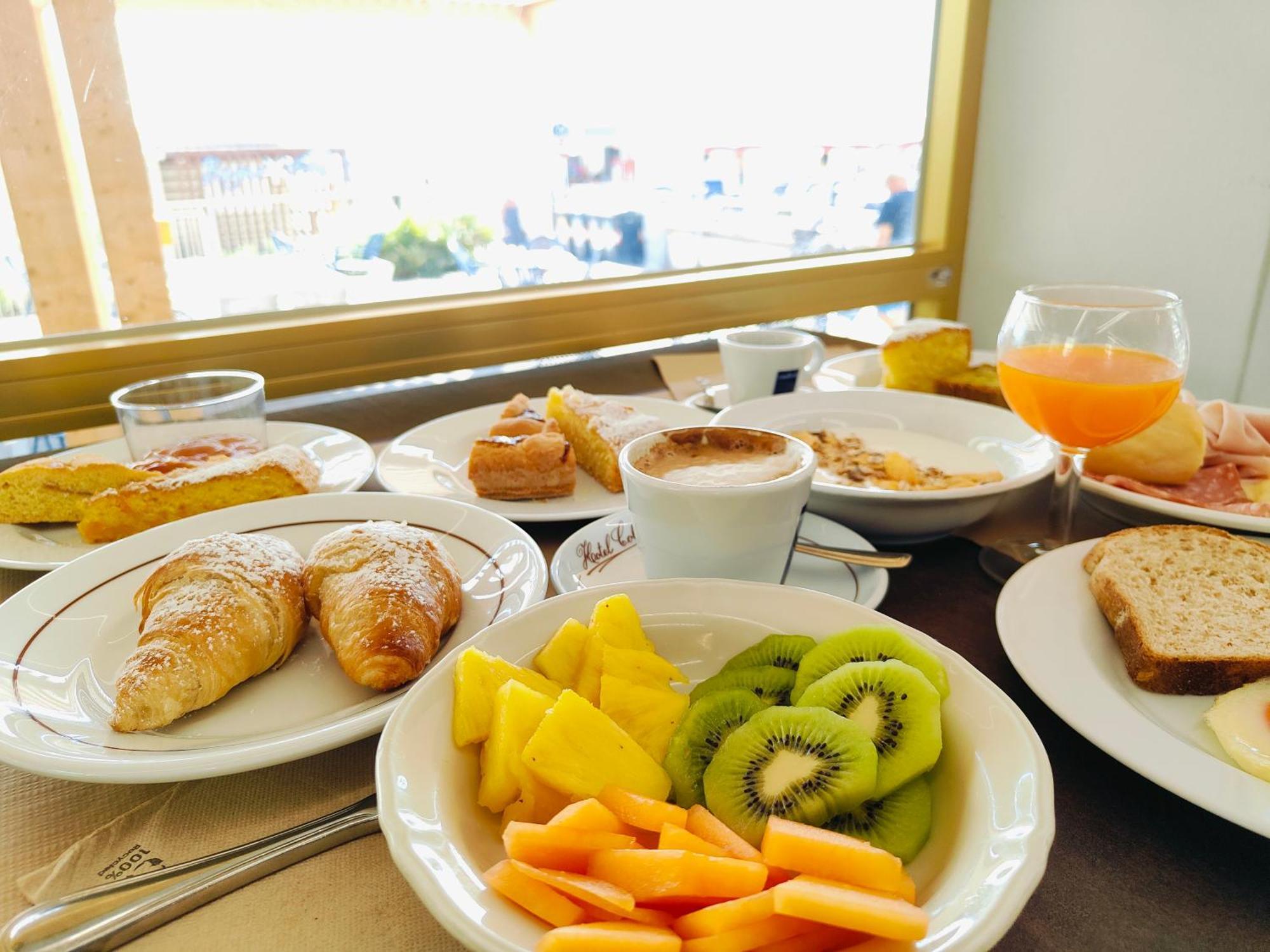 Hotel Cola Frontemare Bellaria-Igea Marina Eksteriør billede