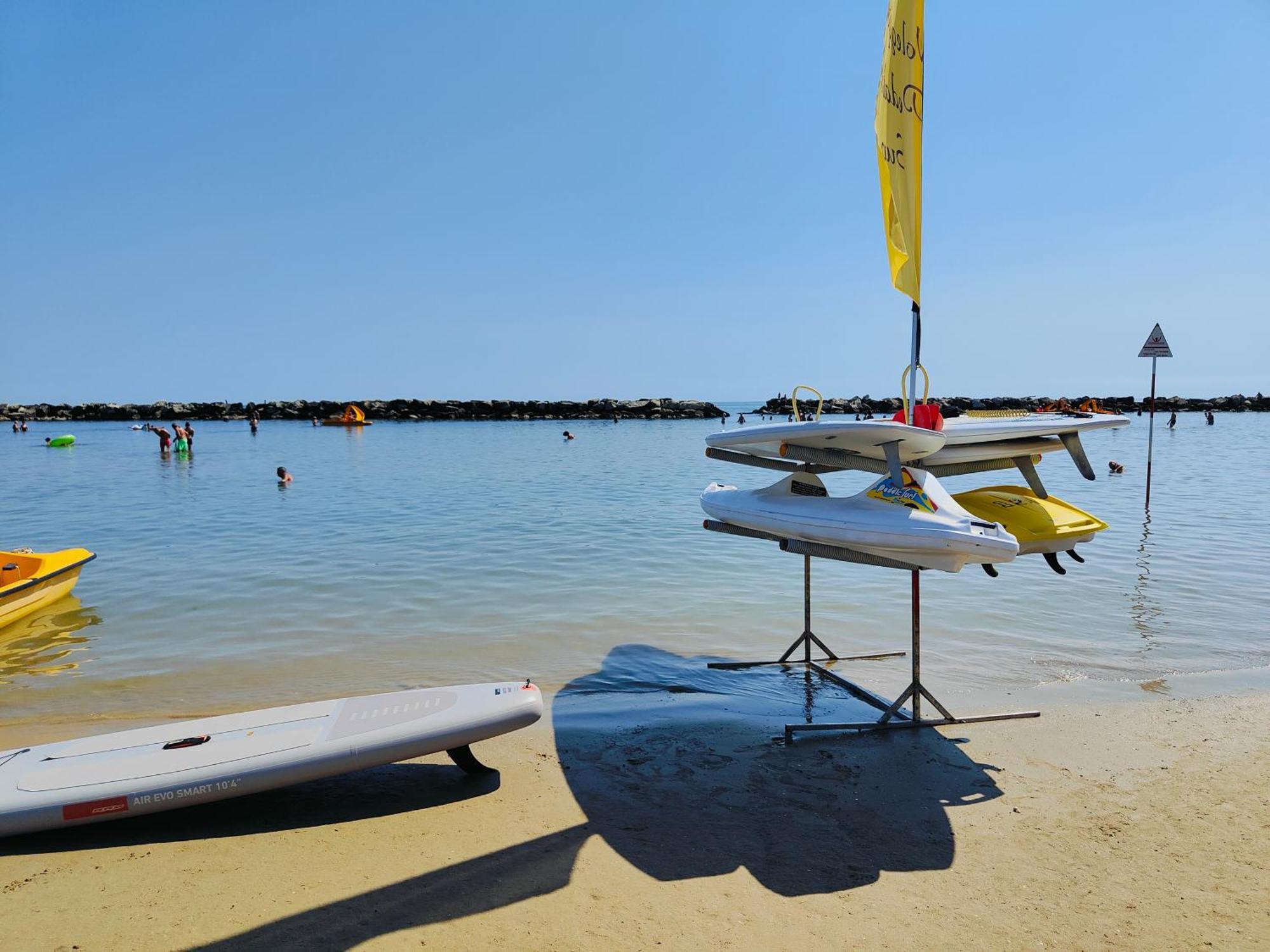 Hotel Cola Frontemare Bellaria-Igea Marina Eksteriør billede