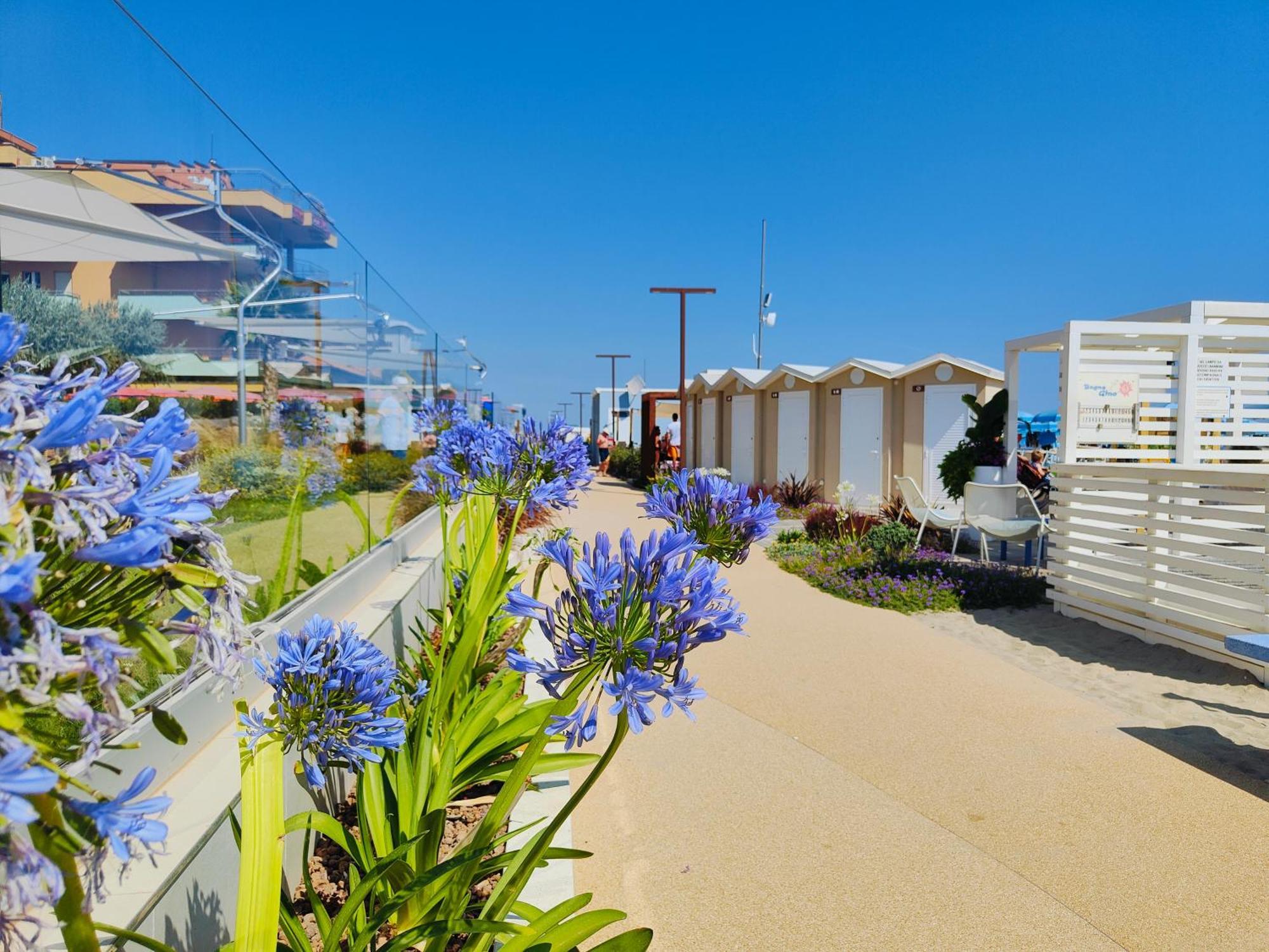 Hotel Cola Frontemare Bellaria-Igea Marina Eksteriør billede