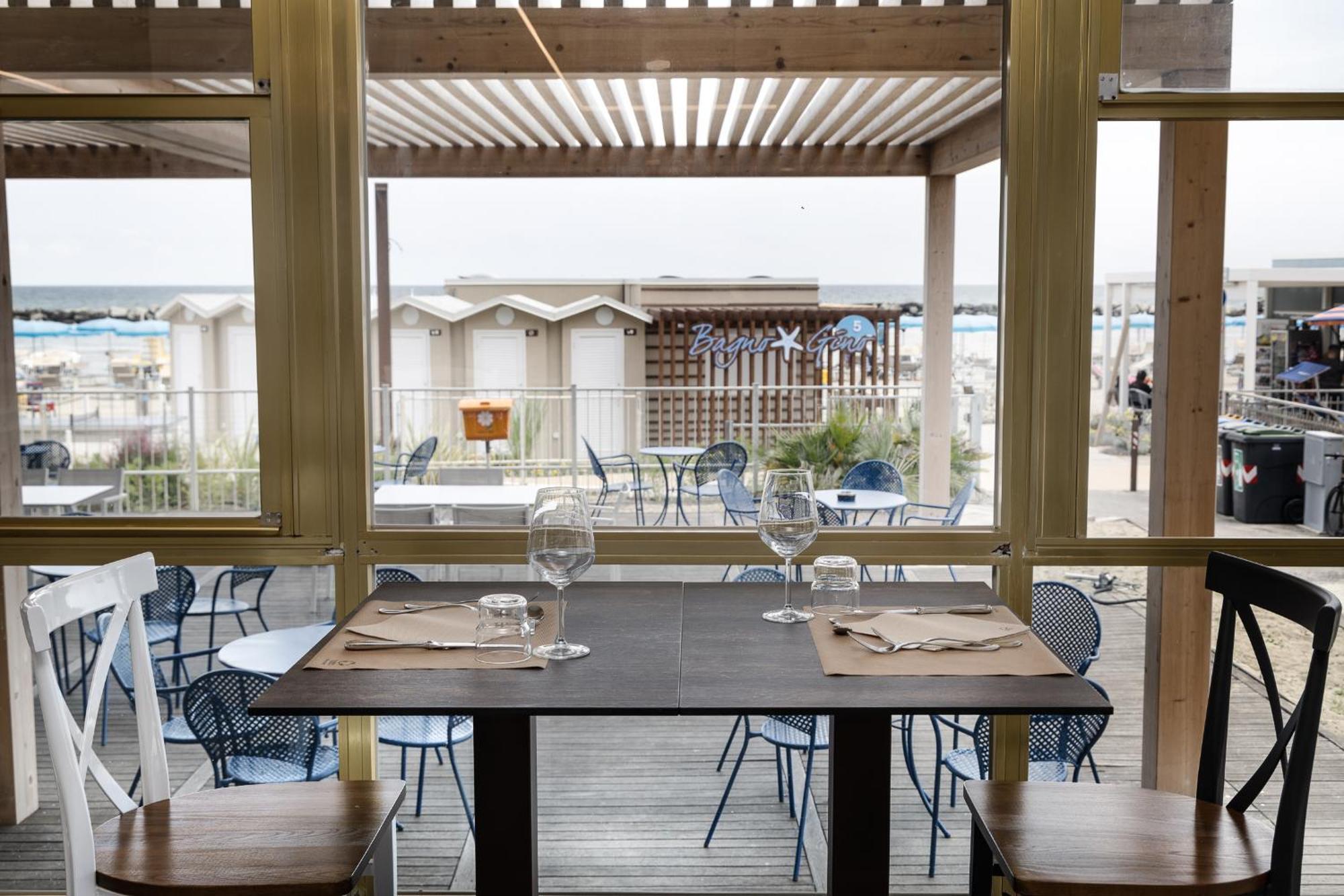 Hotel Cola Frontemare Bellaria-Igea Marina Eksteriør billede