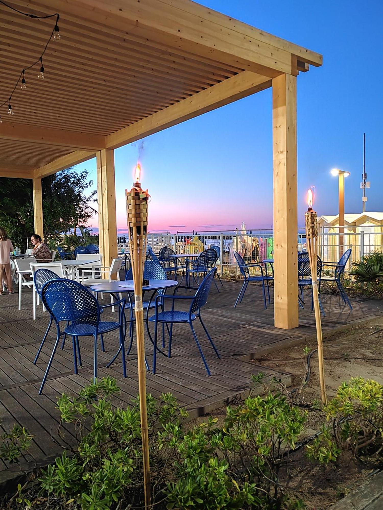 Hotel Cola Frontemare Bellaria-Igea Marina Eksteriør billede